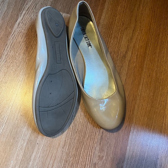 Flats - Picture 2 of 2